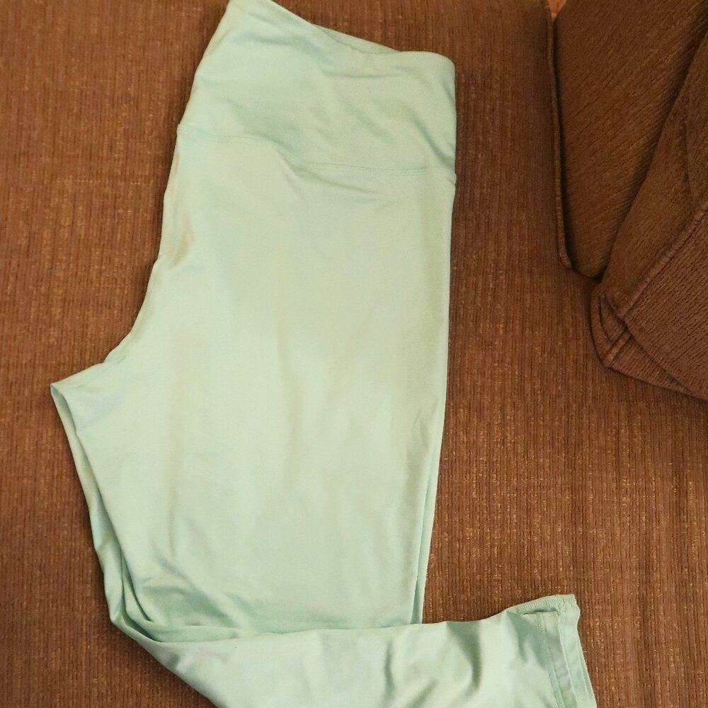 Cross Brand  High-Rise Leggings